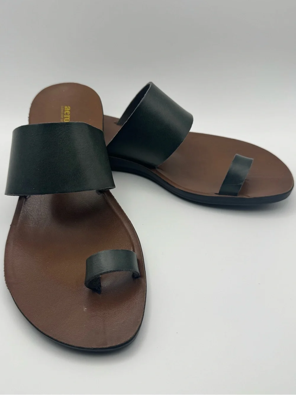 Aerosoft Dark Green and Brown Leather Toe-Ring Slide Sandals Size‎ 39 (US 8-8.5)